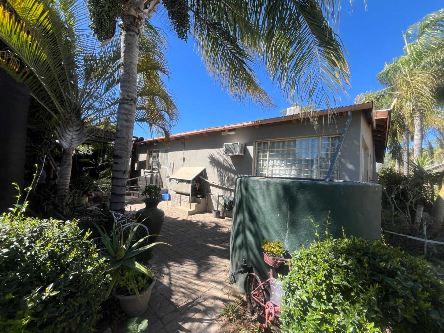 4 Bedroom Property for Sale in Kanoneiland Northern Cape